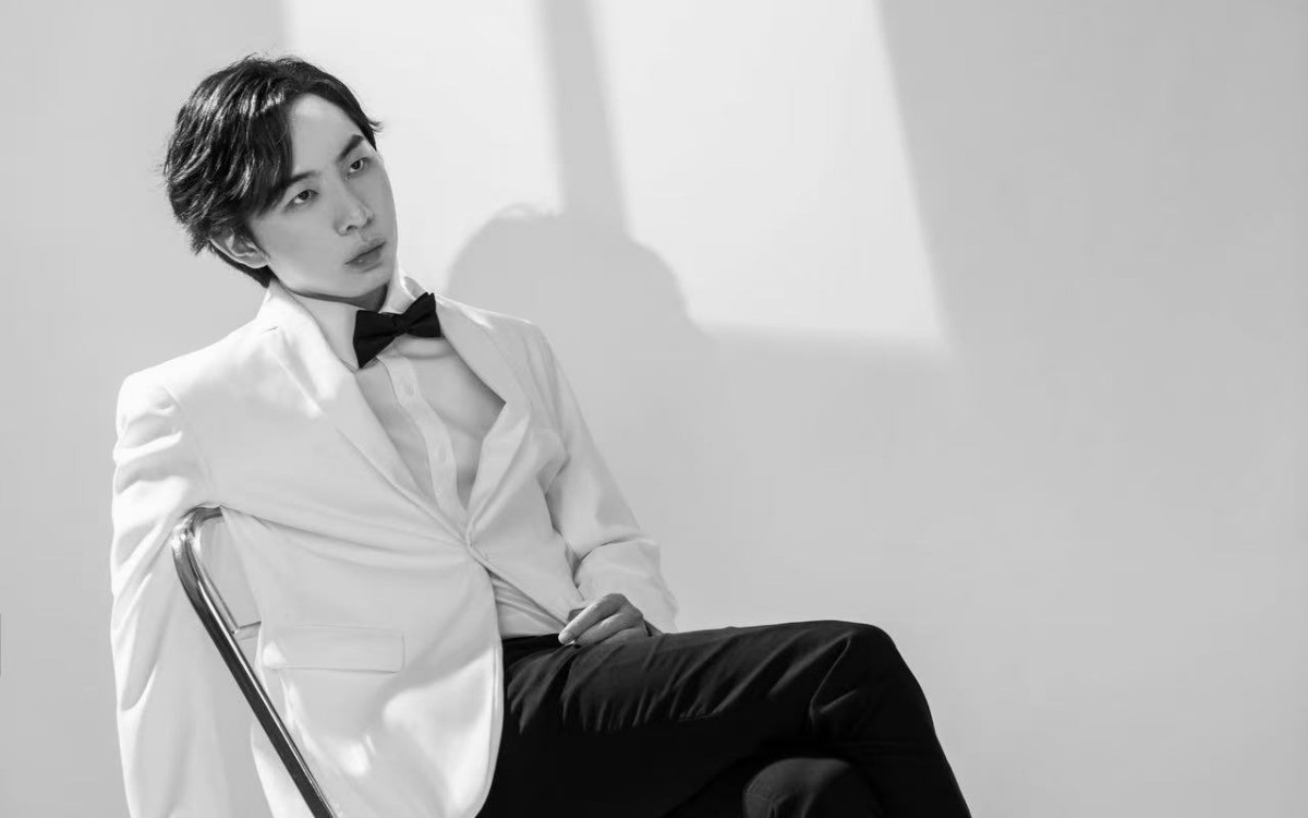 David Shao Transforms Illusion Through Deadpan Comedy